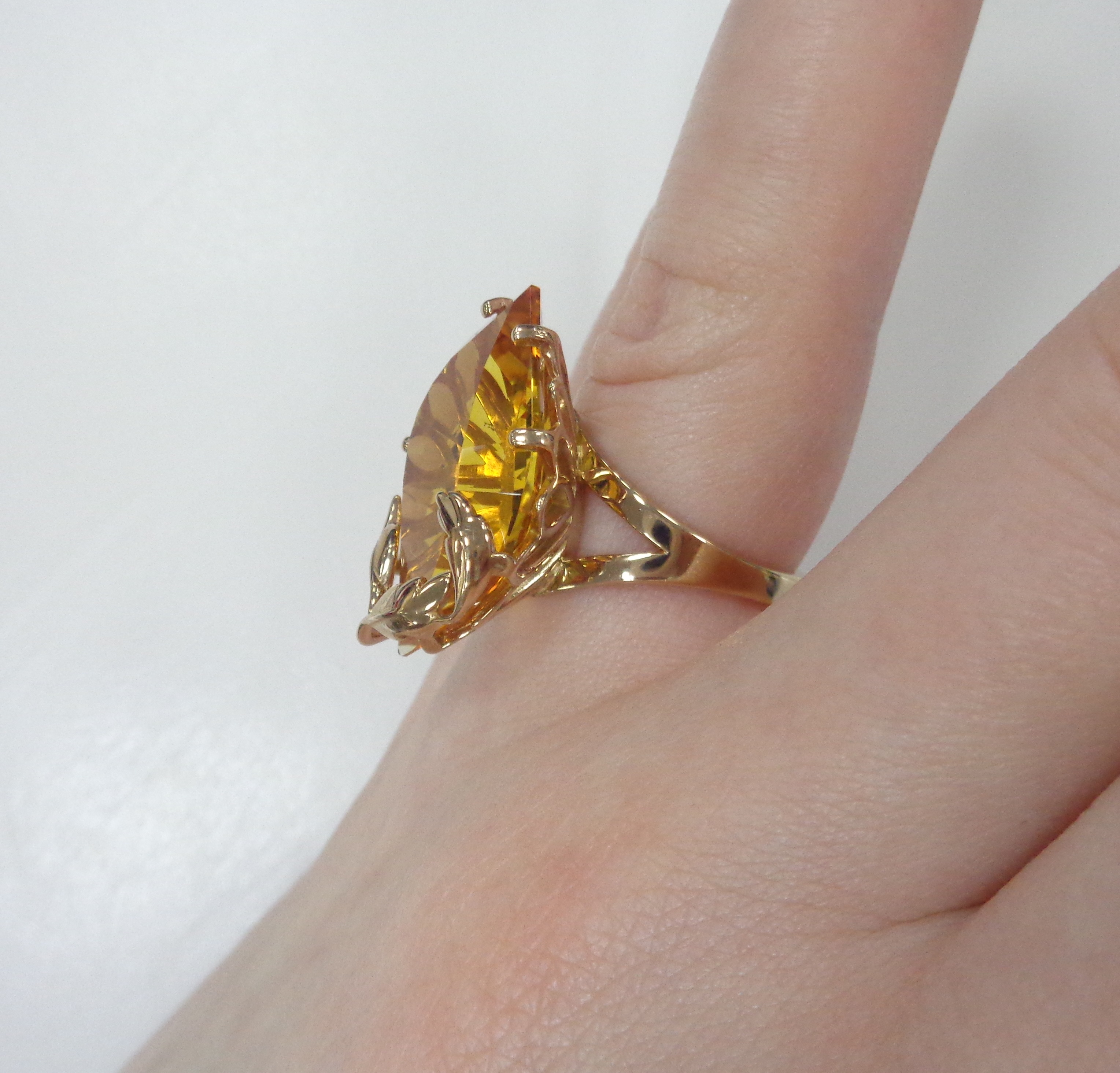 Серебряное кольцо с цитрином